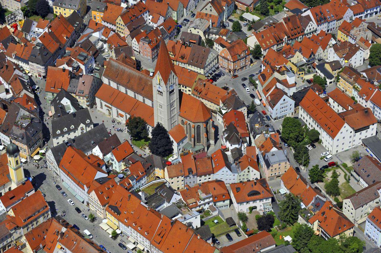 Ziel der Förderprogramme: Die malerische Kaufbeurer Altstadt soll ein attraktiver Wohnstandort bleiben. Foto: H. Langer