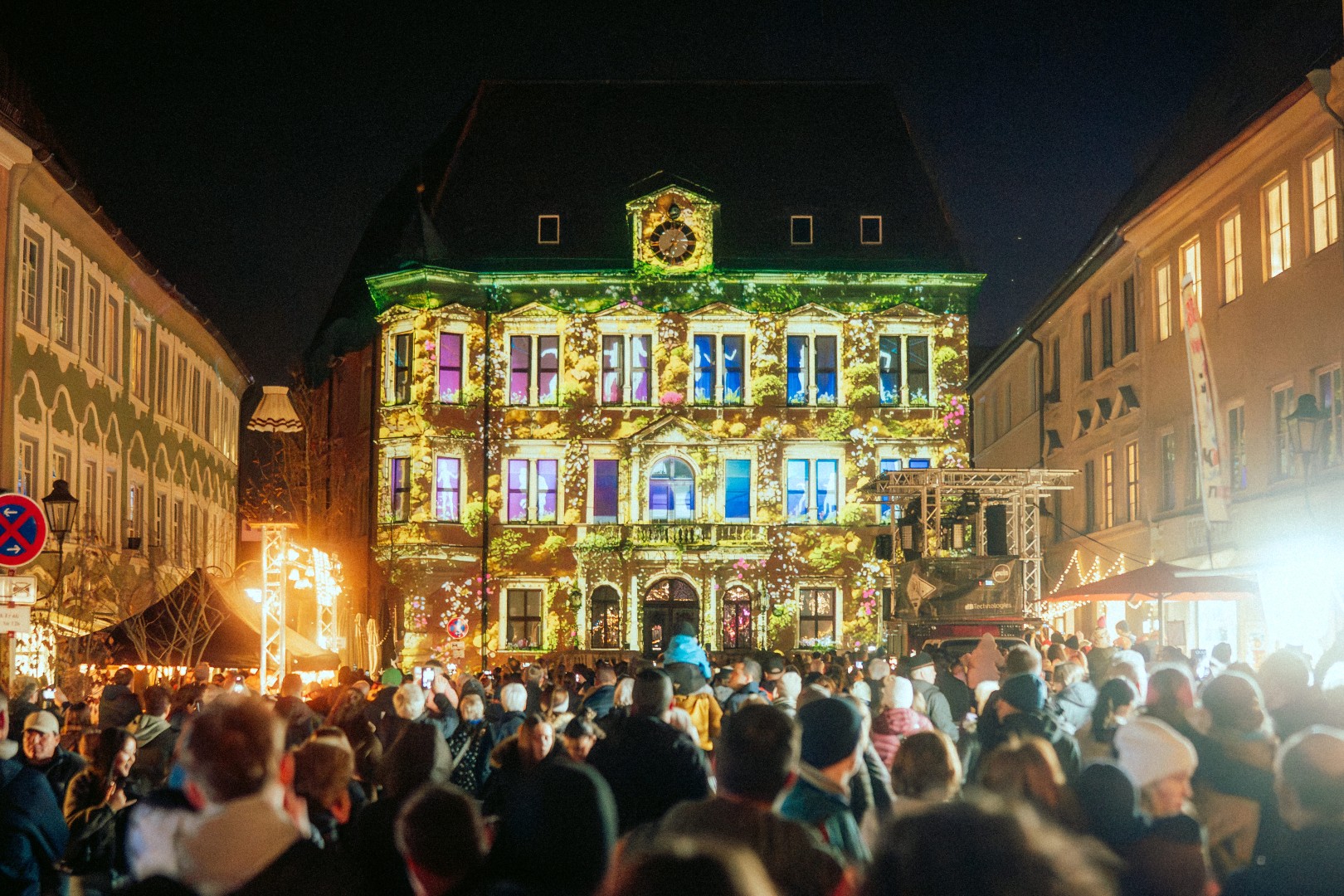 Das Altstadtfunkeln 2025 lockte zahlreiche Besucherinnen und Besucher in die Altstadt (Foto: André Schwerdel).
