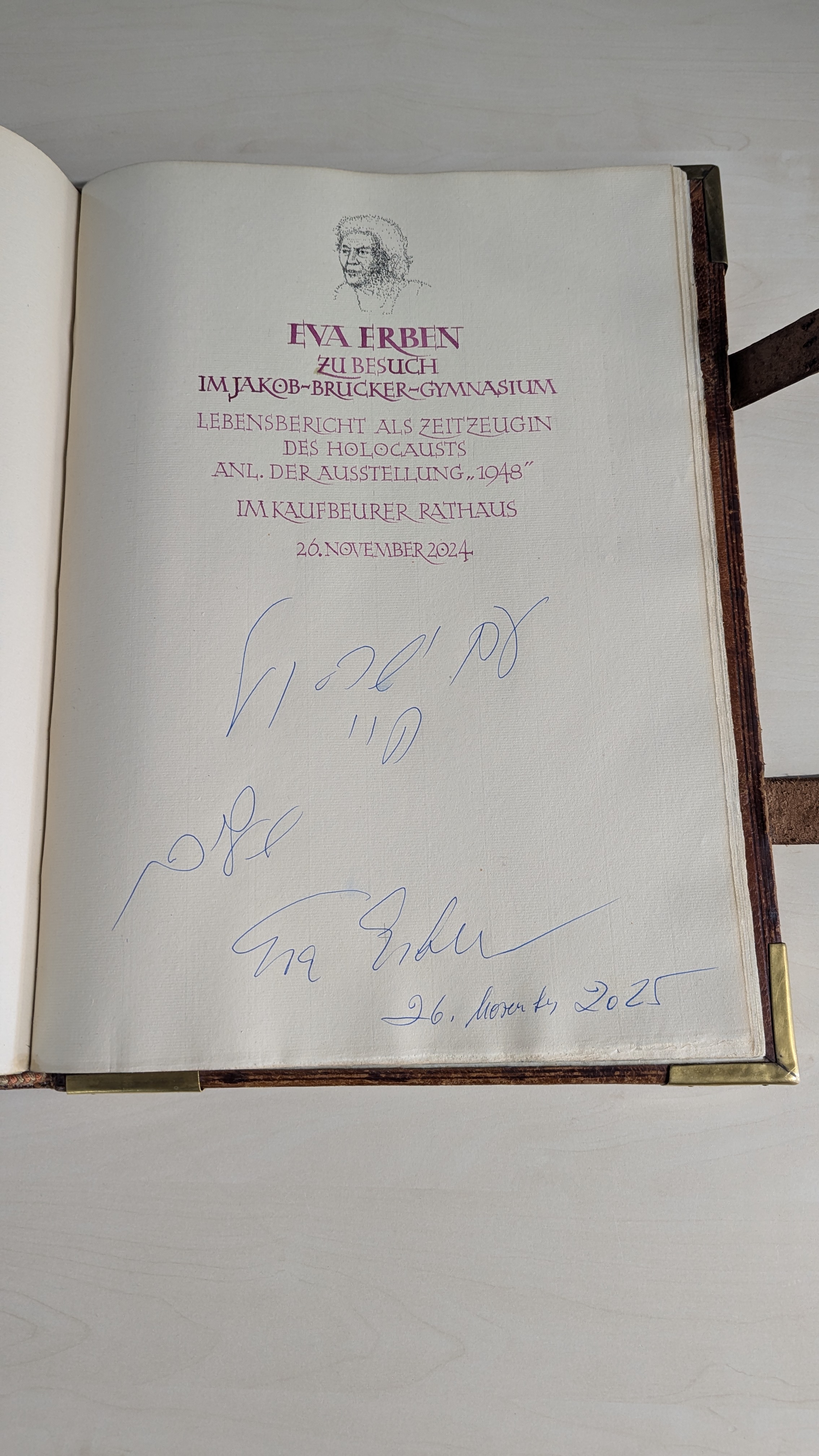 Eva Erbens Eintrag im Goldenen Buch der Stadt.