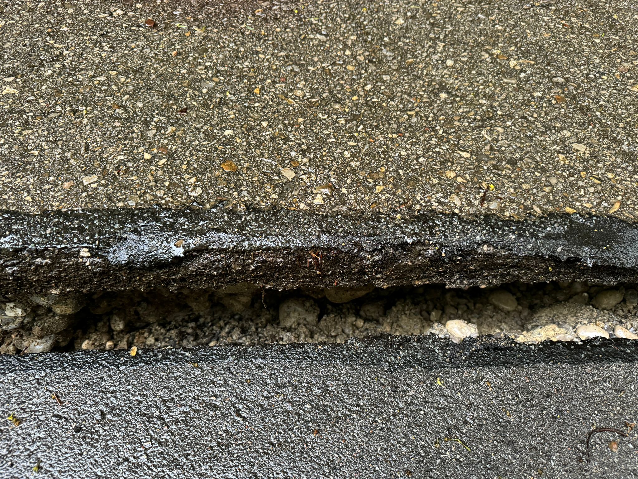 Schäden am Geh- und Radweg Richtung Biessenhofen. Foto: Stadt Kaufbeuren