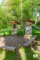 Station 6 Naturklassenzimmer: In diesem Klassenzimmer kannst du die Natur auf viele verschiedene Arten erleben.<br> 